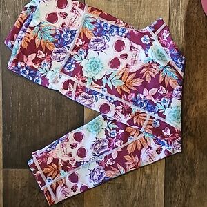 CVG womens size Small Capris Skulls